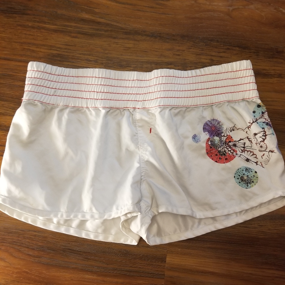 Roxy boardshorts!